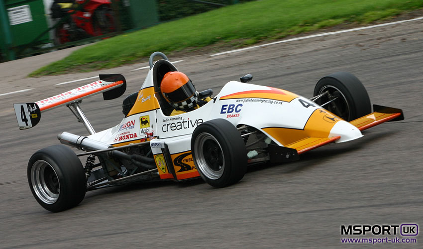Loading Image 00923...