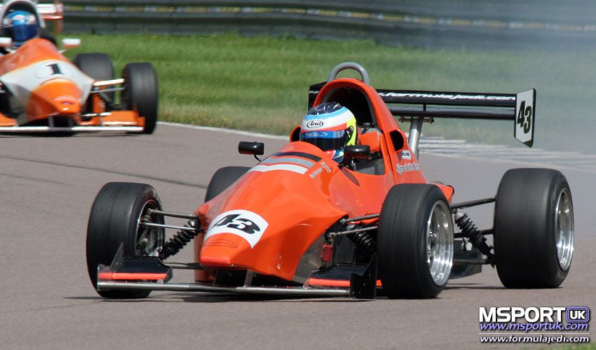 Loading Image 02962...