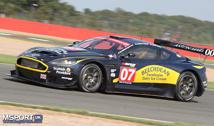 Loading : HOWARD/SMYTH BARWELL BEECHDEAN ASTON MARTIN DBRS9...