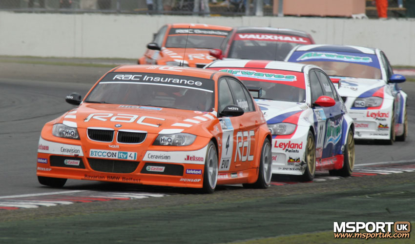 Loading : COLIN TURKINGTON, TEAM RAC BMW 320SI...