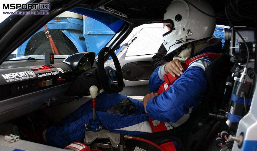 Loading : IAN STINTON SETTLES IN THE TEAM JEDI ELISE...