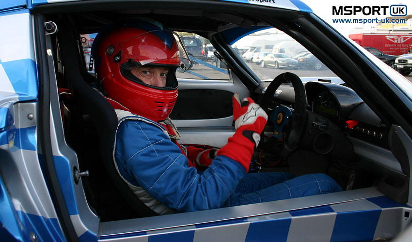 Loading : ROB HORSFIELD, TEAM JEDI RACING...