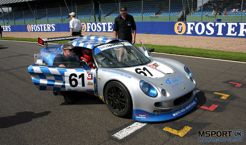 Loading : TEAM JEDI ON THE GRID FOR RACE 1...